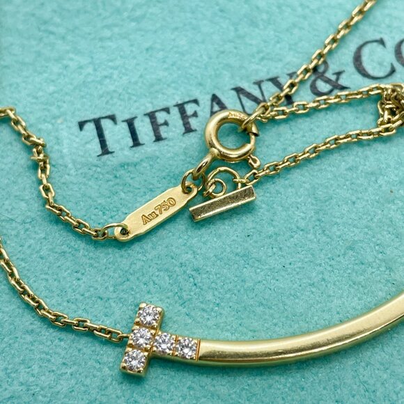 Tiffany & Co. T Smile Medium Pendant in Yellow Gold with Diamonds - Picture 7 of 11